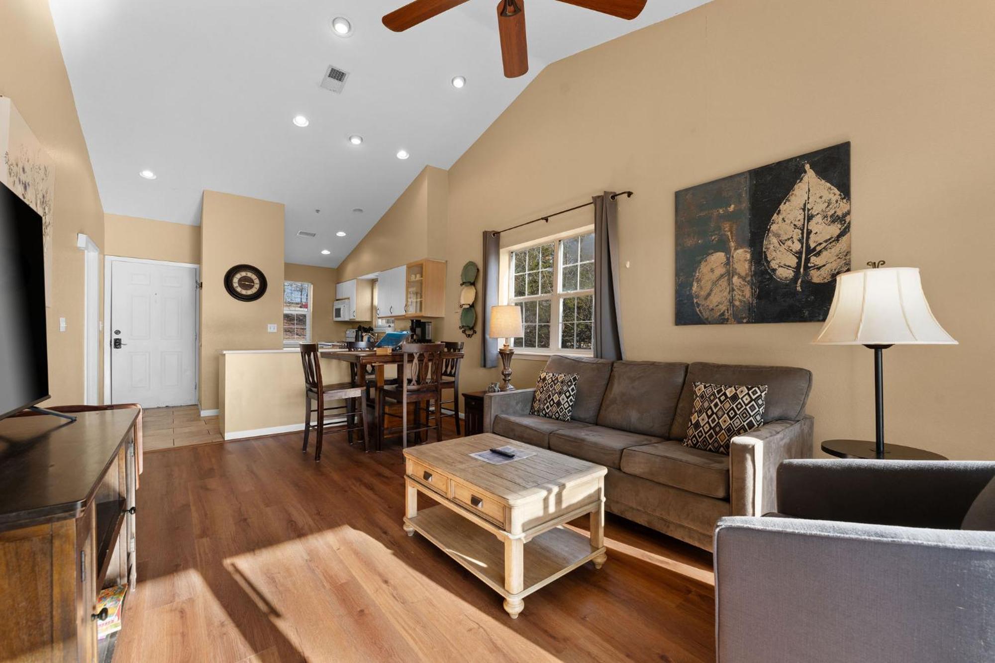 Cozy Top Floor 2Br Condo With View And Amenities!! Point Lookout Exterior foto