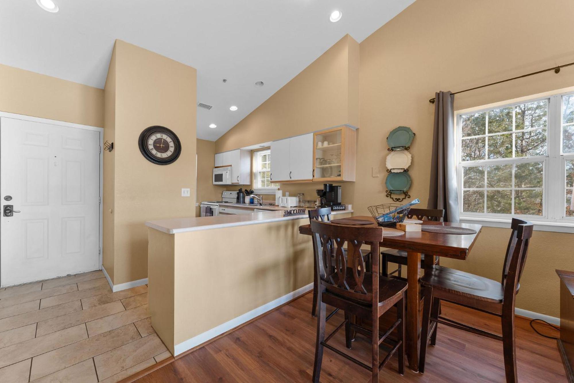 Cozy Top Floor 2Br Condo With View And Amenities!! Point Lookout Exterior foto